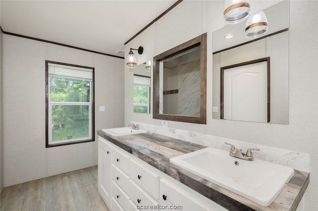 17668 Highway 21 W, North Zulch, TX 77872