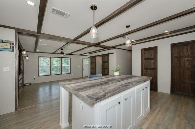 17668 Highway 21 W, North Zulch, TX 77872