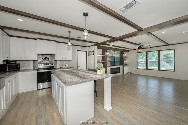 17668 Highway 21 W, North Zulch, TX 77872