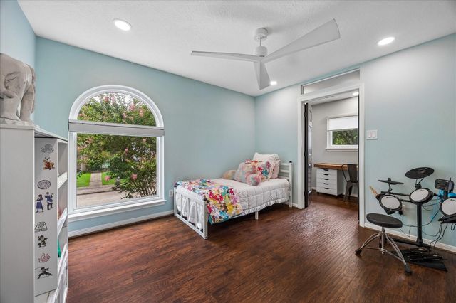 12514 Meadow Lake Drive, Houston, TX 77077