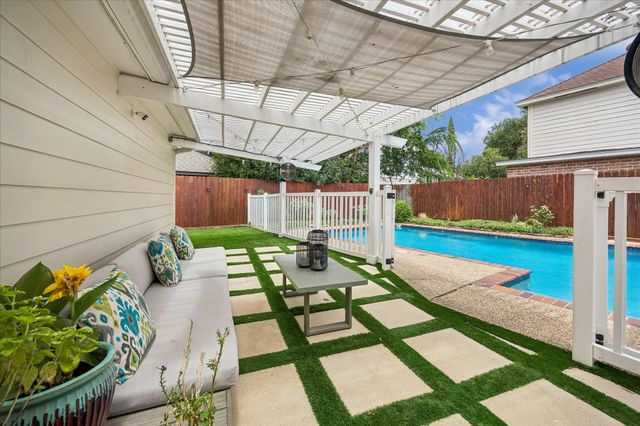 12514 Meadow Lake Drive, Houston, TX 77077