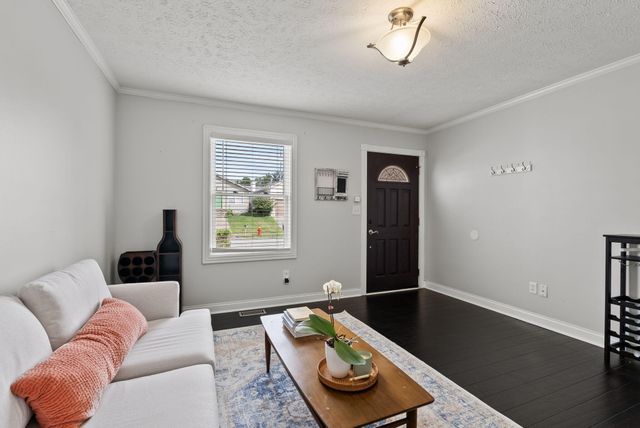 204 Strawberry Court, Nicholasville, KY 40356