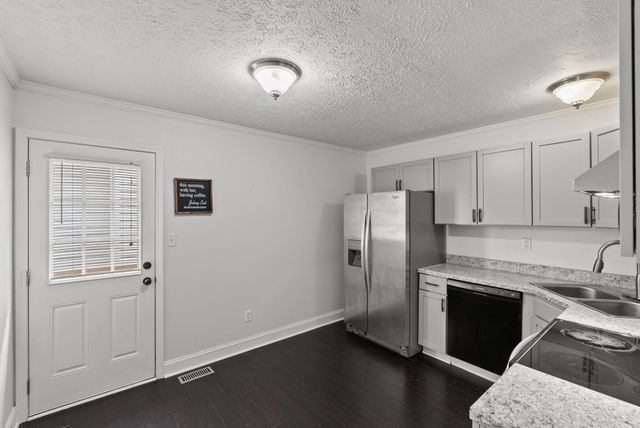 204 Strawberry Court, Nicholasville, KY 40356