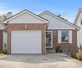 204 Strawberry Court, Nicholasville, KY 40356