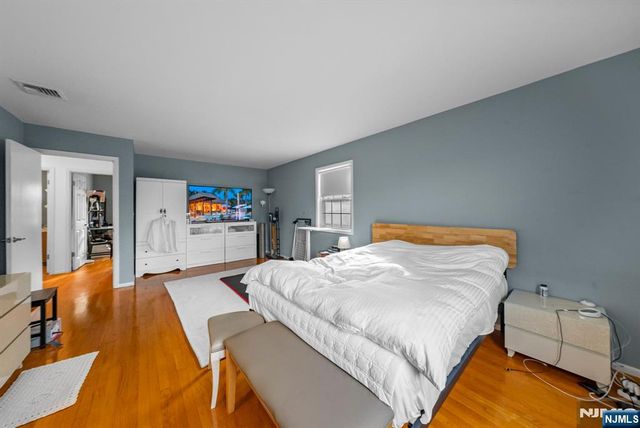 32 Davenport Avenue, Tenafly, NJ 07670