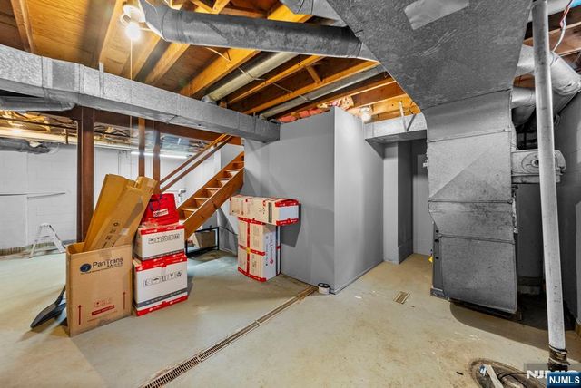 32 Davenport Avenue, Tenafly, NJ 07670