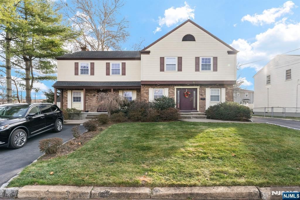 32 Davenport Avenue, Tenafly, NJ 07670