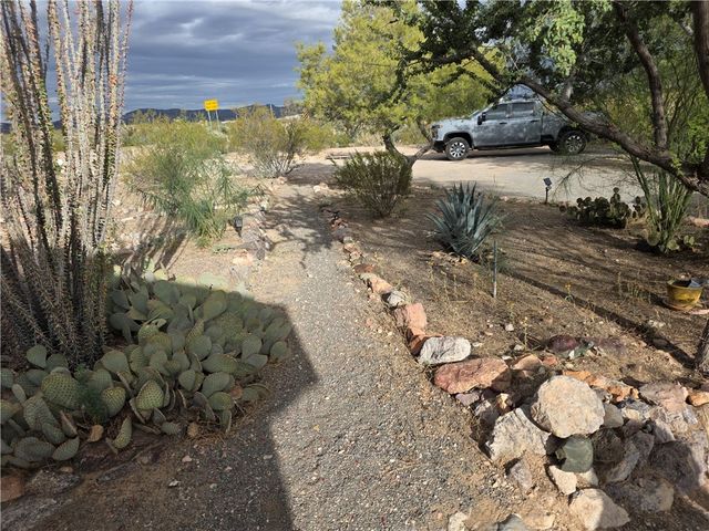 1460 S Egar, Golden Valley, AZ 86413