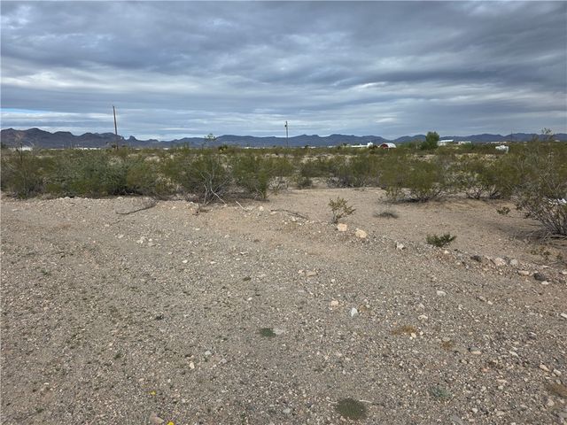 1460 S Egar, Golden Valley, AZ 86413