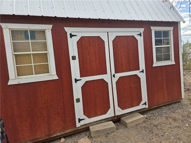 1460 S Egar, Golden Valley, AZ 86413