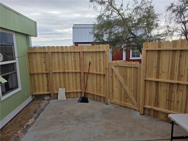 1460 S Egar, Golden Valley, AZ 86413