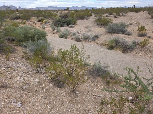 1460 S Egar, Golden Valley, AZ 86413