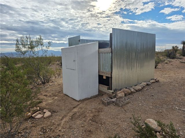 1460 S Egar, Golden Valley, AZ 86413