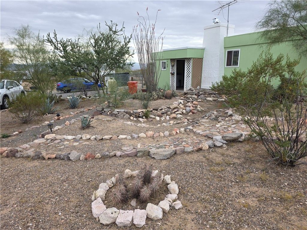 1460 S Egar, Golden Valley, AZ 86413