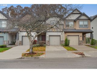 623 N OAK HOLLOW Dr, Newberg, OR 97132