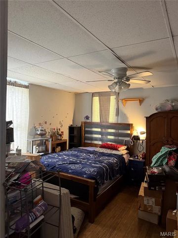 61 E Lorena Avenue, Wood River, IL 62095
