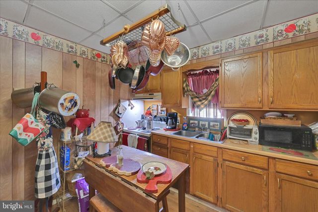 237-241 S CHESTNUT ST, Shenandoah, PA 17976