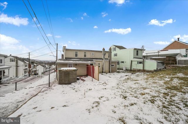 237-241 S CHESTNUT ST, Shenandoah, PA 17976