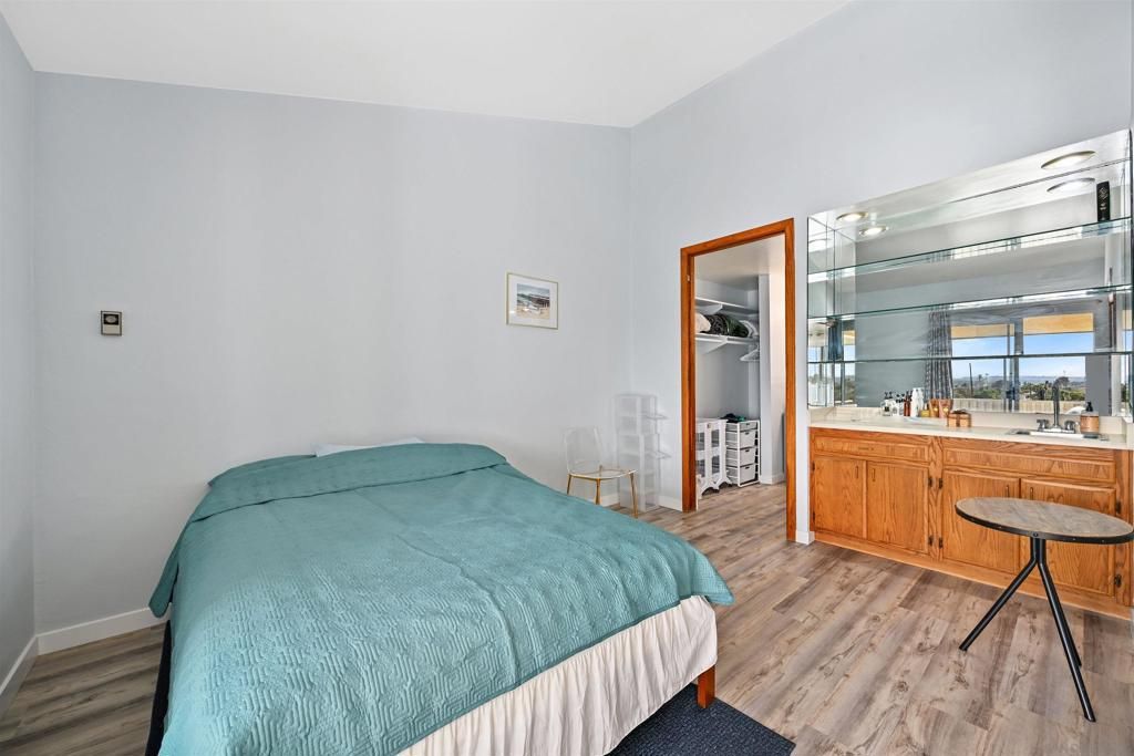 Image 10 of property listing at 1855 Diamond St 5-327, San Diego, CA 92109