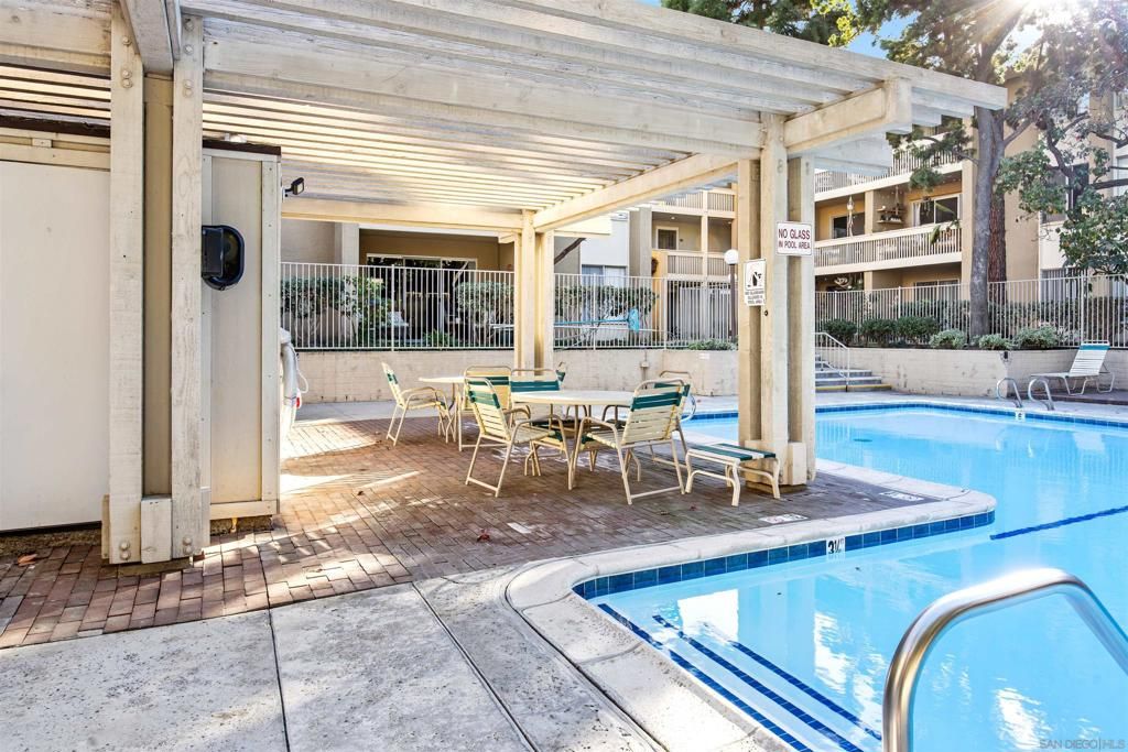 Image 23 of property listing at 1855 Diamond St 5-327, San Diego, CA 92109