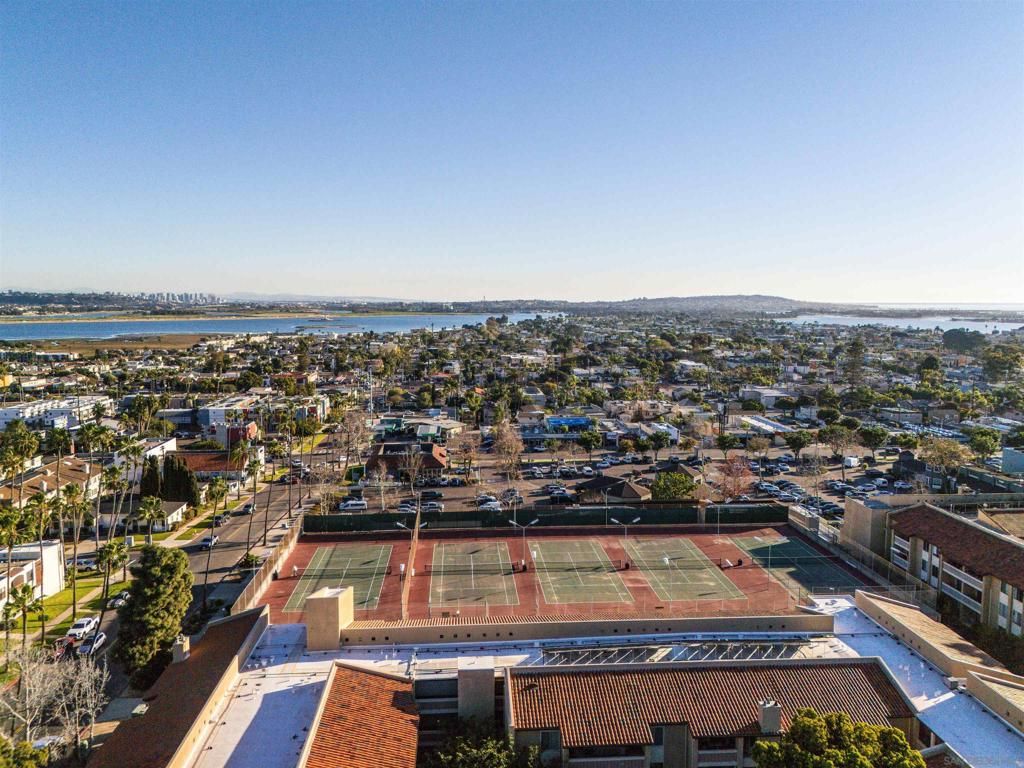 Image 27 of property listing at 1855 Diamond St 5-327, San Diego, CA 92109