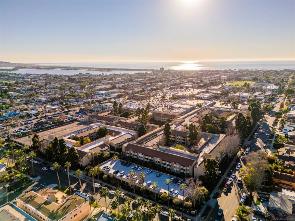 Image 29 of property listing at 1855 Diamond St 5-327, San Diego, CA 92109