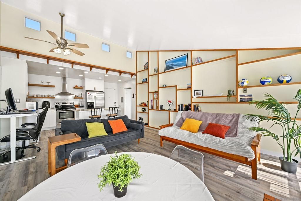 Image 3 of property listing at 1855 Diamond St 5-327, San Diego, CA 92109