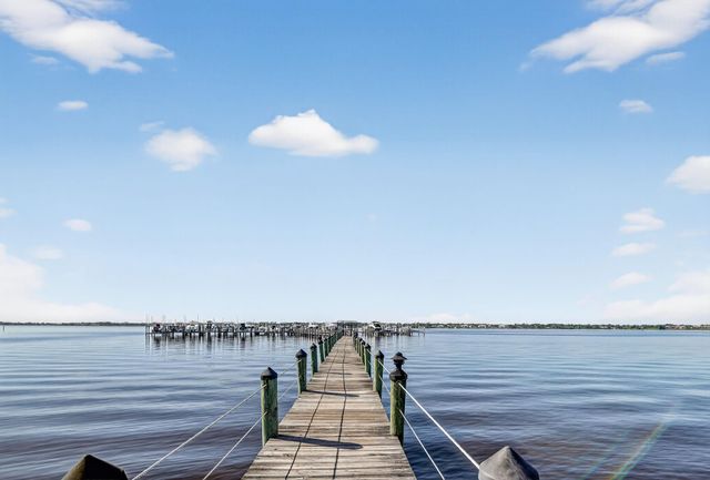 2164 NW Tilia Trl, Stuart, FL 34994