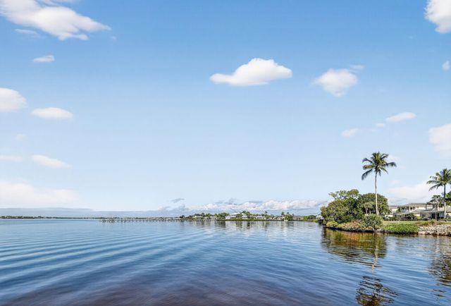 2164 NW Tilia Trl, Stuart, FL 34994