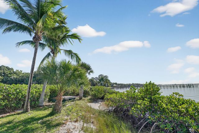 2164 NW Tilia Trl, Stuart, FL 34994