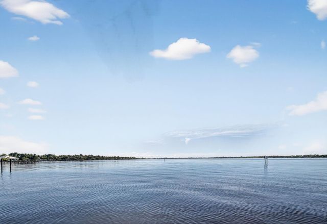 2164 NW Tilia Trl, Stuart, FL 34994