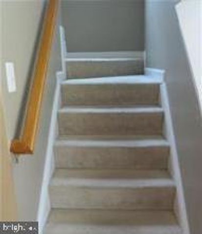 8213 GLADE BANK DR, Manassas, VA 20111