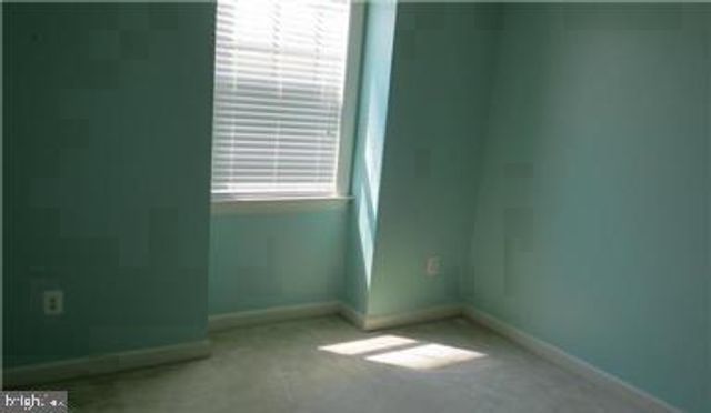 8213 GLADE BANK DR, Manassas, VA 20111