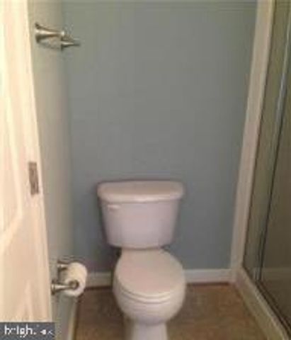 8213 GLADE BANK DR, Manassas, VA 20111