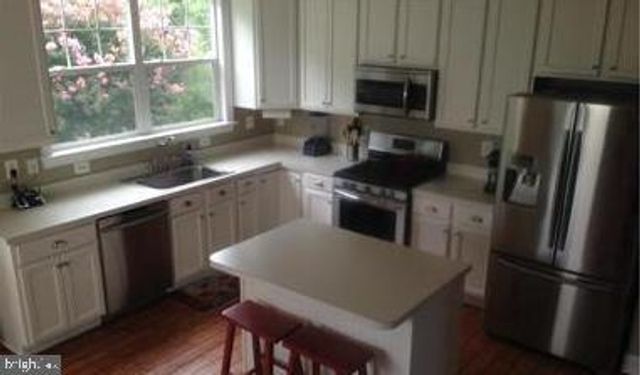 8213 GLADE BANK DR, Manassas, VA 20111