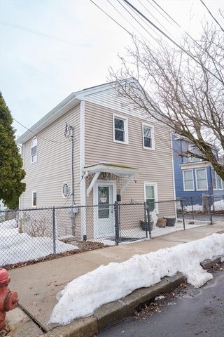 80 Collins St., Lynn, MA 01902