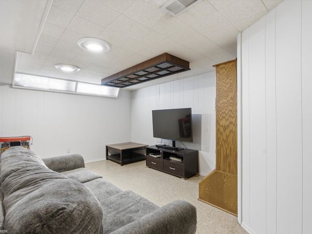 11315 Delvin Drive, Sterling Heights, MI 48314