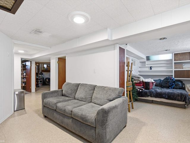 11315 Delvin Drive, Sterling Heights, MI 48314