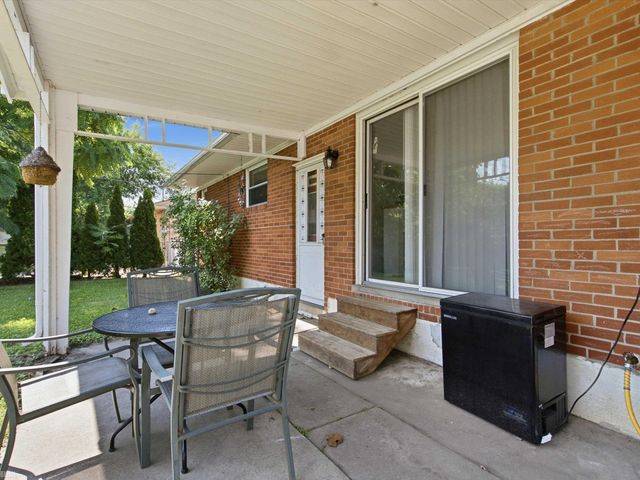 11315 Delvin Drive, Sterling Heights, MI 48314