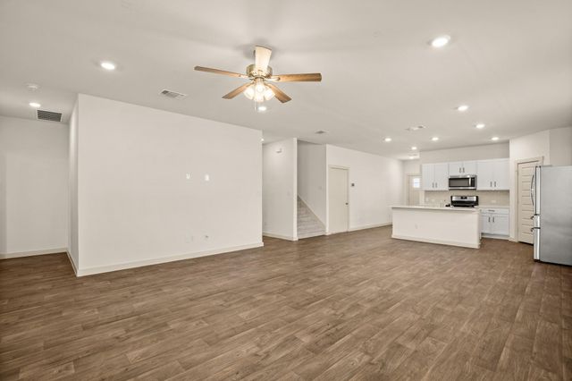 227 Lavaca River LN, Hutto, TX 78634