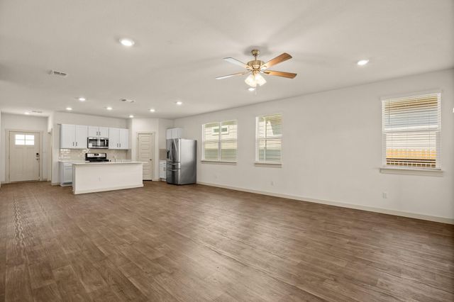 227 Lavaca River LN, Hutto, TX 78634