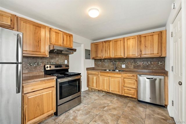 7120 W 16th Place, Lakewood, CO 80214