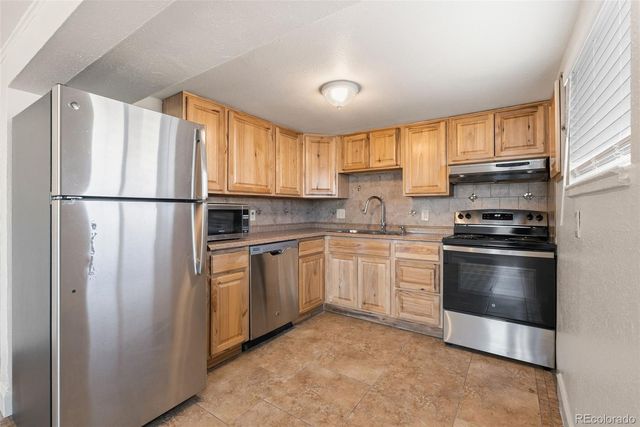 7120 W 16th Place, Lakewood, CO 80214