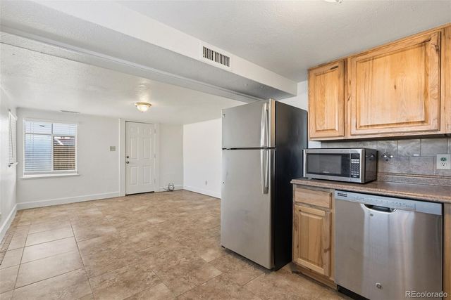 7120 W 16th Place, Lakewood, CO 80214