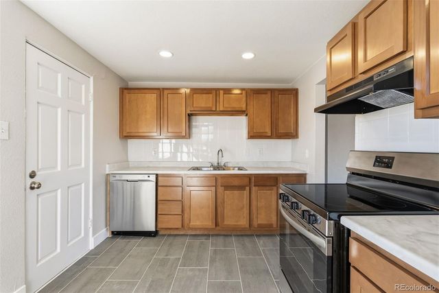 7120 W 16th Place, Lakewood, CO 80214