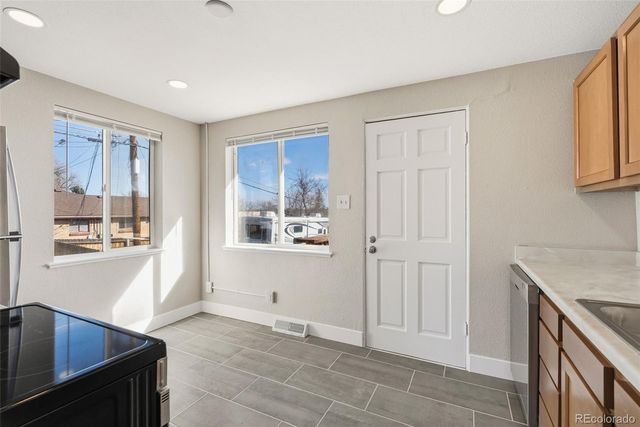 7120 W 16th Place, Lakewood, CO 80214