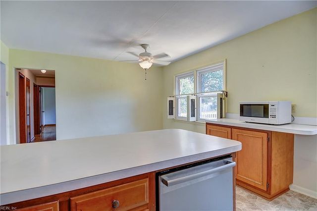 2305 Inlynnview RD, Virginia Beach, VA 23454