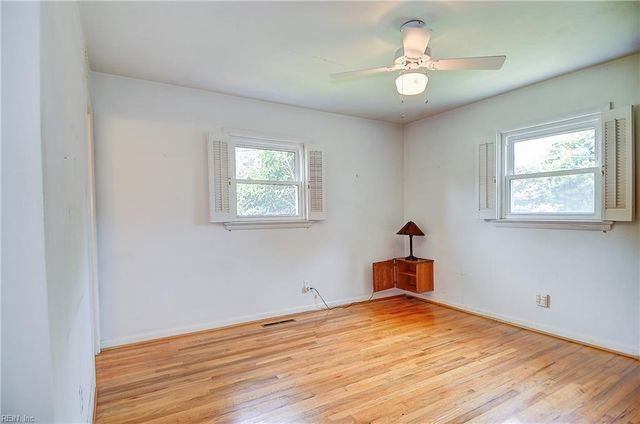 2305 Inlynnview RD, Virginia Beach, VA 23454