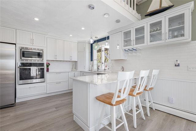 84 Dundas Avenue, Warwick, RI 02888
