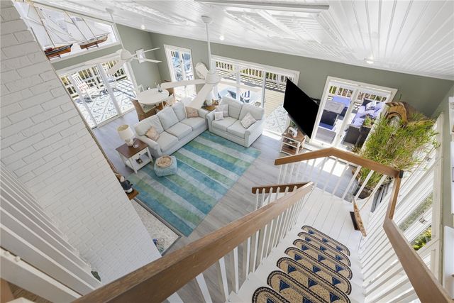 84 Dundas Avenue, Warwick, RI 02888